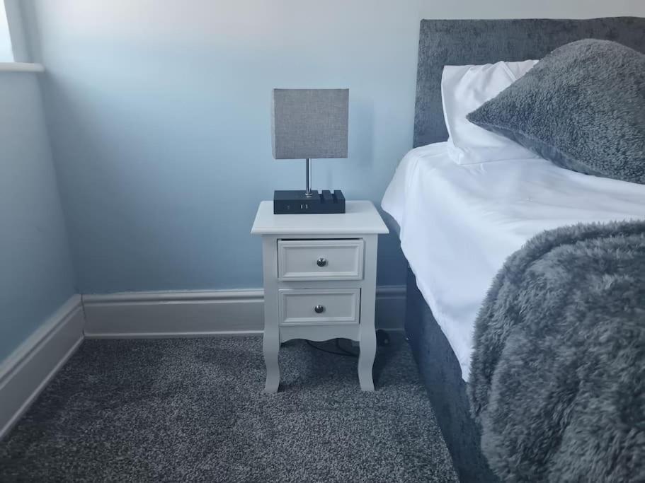 Primrose - 3 Bedroom House Stoke-on-Trent